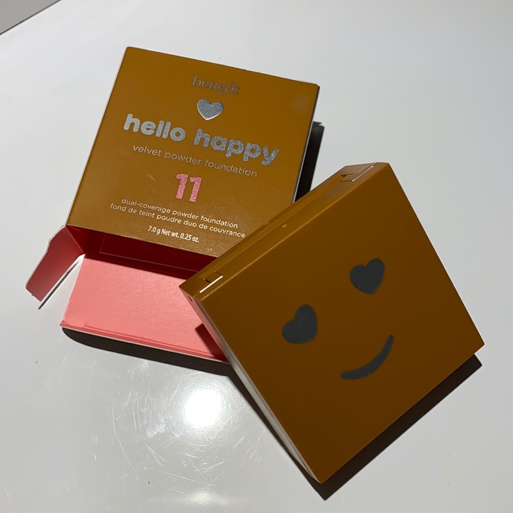 Benefit hello happy velvet powder foundation shade 11 BNIB!